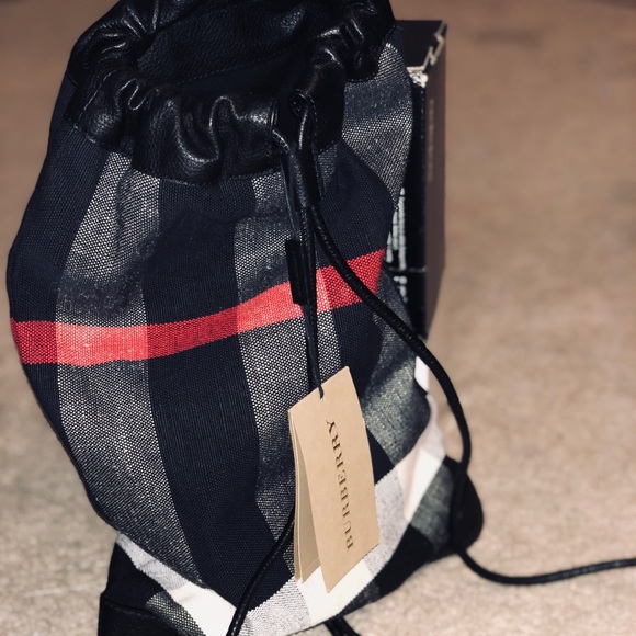 BURBERRY CLASSIC CHECK BARREL - MINI DUFFLE - Picture 2 of 3